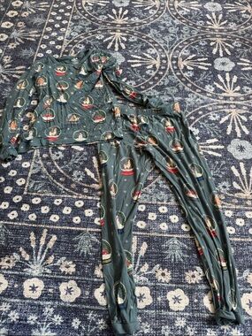 Kyte baby Forest Green Snow Globe Print Pajama Set